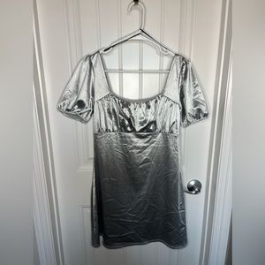 𝅺D1 Silver Dress